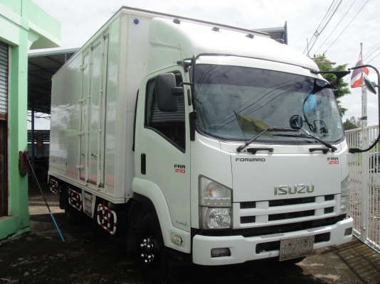 ISUZU FRR เครื่องยนต์ 210 แรง ตู้ 4 บานยาว 5.50 เมตร รถสวย พร้อมใช้งาน