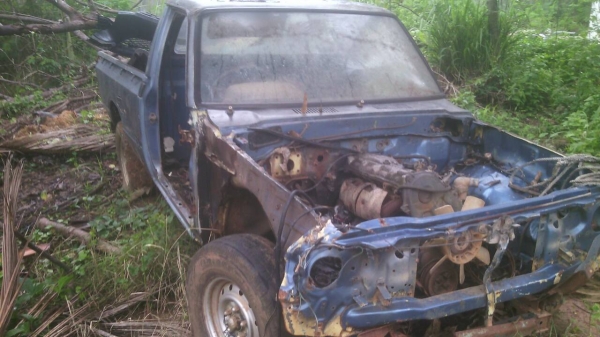 ขายซากรถปิ๊กอัพ TOYOTA มีเล่มทะเบียน เครื่อง-เกียร์ มี ช่วงล่างครบ จอดนานแล้ว เหมาะทำโคลงอีแต๋น สนใจติดต่อ 0835601591 หรือ 0903494058