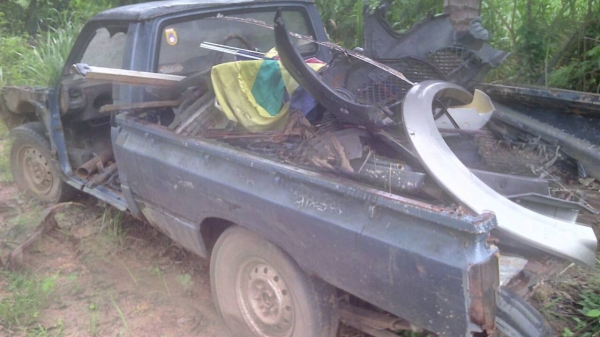 ขายซากรถปิ๊กอัพ TOYOTA มีเล่มทะเบียน เครื่อง-เกียร์ มี ช่วงล่างครบ จอดนานแล้ว เหมาะทำโคลงอีแต๋น สนใจติดต่อ 0835601591 หรือ 0903494058