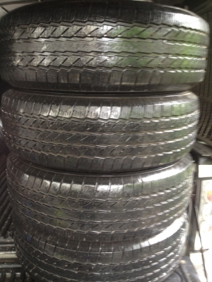 ยางมิชลิน265 70R16ปี2014สวยดอกเยอะไม่มีปะ