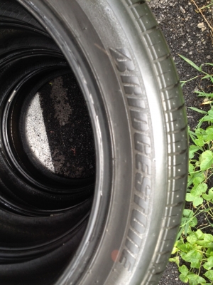 ยางบริดจสโตน 195 50R16ปี2013สวยมากไม่มีปะใช้ได้อีกนาน ยางบริดจสโตน 195 50R16ปี2013สวยมากไม่มีปะใช้ได้อีกนาน
