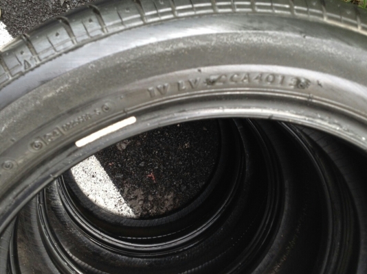 ยางบริดจสโตน 195 50R16ปี2013สวยมากไม่มีปะใช้ได้อีกนาน ยางบริดจสโตน 195 50R16ปี2013สวยมากไม่มีปะใช้ได้อีกนาน