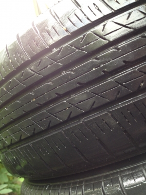 ยางบริดจสโตน 195 50R16ปี2013สวยมากไม่มีปะใช้ได้อีกนาน ยางบริดจสโตน 195 50R16ปี2013สวยมากไม่มีปะใช้ได้อีกนาน