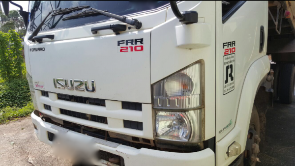 รถอีซูซุ 6 ล้อดั้ม FRR 210 แรงม้า  ปี 54.   สนใจติดต่อ  081 - 6079515