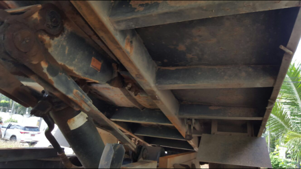 รถอีซูซุ 6 ล้อดั้ม FRR 210 แรงม้า  ปี 54.   สนใจติดต่อ  081 - 6079515