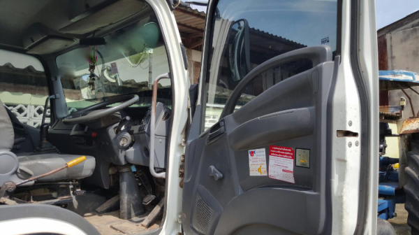 รถอีซูซุ 6 ล้อดั้ม FRR 210 แรงม้า  ปี 54.   สนใจติดต่อ  081 - 6079515