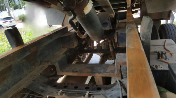 รถอีซูซุ 6 ล้อดั้ม FRR 210 แรงม้า  ปี 54.   สนใจติดต่อ  081 - 6079515