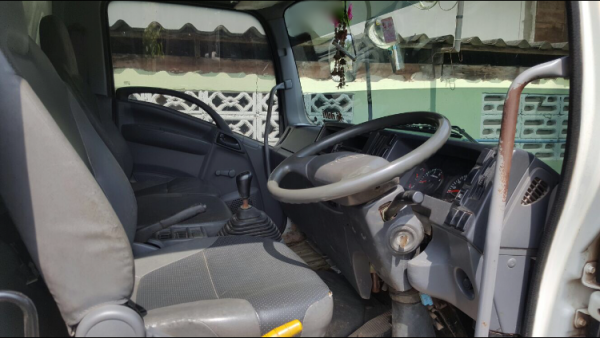 รถอีซูซุ 6 ล้อดั้ม FRR 210 แรงม้า  ปี 54.   สนใจติดต่อ  081 - 6079515