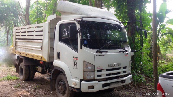 รถอีซูซุ 6 ล้อดั้ม FRR 210 แรงม้า  ปี 54.   สนใจติดต่อ  081 - 6079515