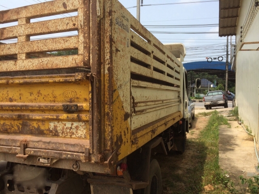 รถอีซูซุ 6 ล้อดั้ม FRR 210 แรงม้า  ปี 54.   สนใจติดต่อ  081 - 6079515