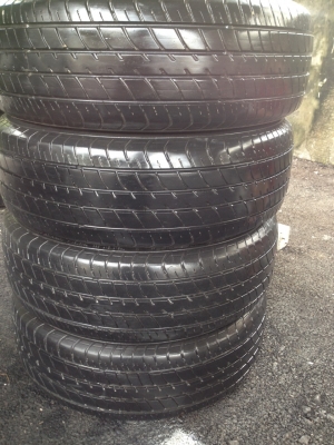 ยางDUNLOP 185 60R15ปี2013สวยไม่มีปะดอกเยอะ