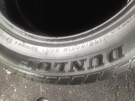 ยางDUNLOP 185 60R15ปี2013สวยไม่มีปะดอกเยอะ ยางDUNLOP 185 60R15ปี2013สวยไม่มีปะดอกเยอะ