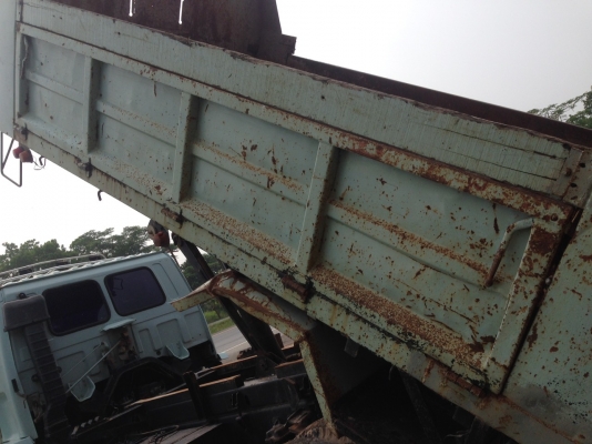 รถอีซูซุ 6 ล้อดั้ม FTR 195 แรงม้า. ปี 39    สนใจติดต่อ  081 - 6079515