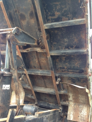 รถอีซูซุ 6 ล้อดั้ม FTR 195 แรงม้า. ปี 39    สนใจติดต่อ  081 - 6079515