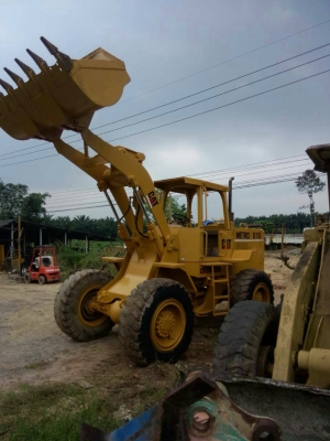 รถตัก CAT  - 916.   สนใจติดต่อ  081 - 6079515