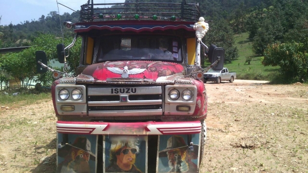 รถอีซูซุ หัวยาว 10 ล้อ ท้ายลาด  168 แรงม้า.     สนใจติดต่อ  081 - 6079515