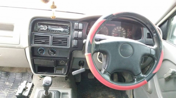 !!! อีซูซุ ดราก้อนอาย ปี 40 เครื่อง 2.5CC เครื่องดี ช่วงล่างแน่น รถบ้านเดิมๆบางๆ