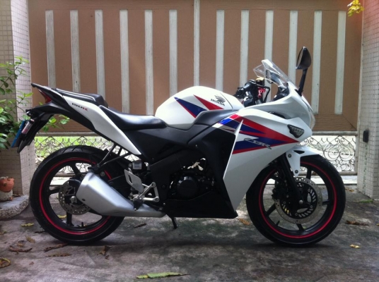 ขออนุญาติขาย HONDA CBR 150-i ปี 2013 ตัว TOP สีขาวมุก ฟรีค่าโอน ขออนุญาติขาย HONDA CBR 150-i ปี 2013 ตัว TOP สีขาวมุก ฟรีค่าโอน