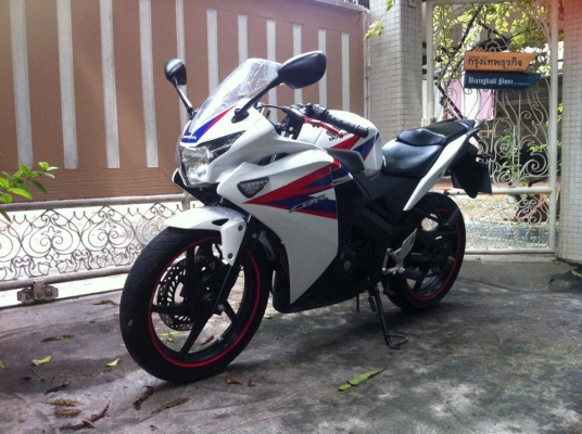ขออนุญาติขาย HONDA CBR 150-i ปี 2013 ตัว TOP สีขาวมุก ฟรีค่าโอน ขออนุญาติขาย HONDA CBR 150-i ปี 2013 ตัว TOP สีขาวมุก ฟรีค่าโอน
