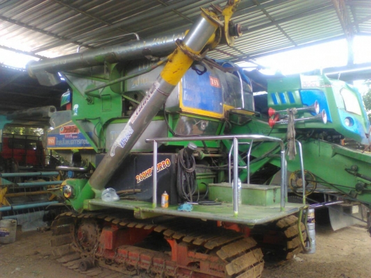 ขายรถเกี่ยวข้าวไทยเส็ง อุ้ม2.5ตัน เครื่องฮีโน่260เทอร์โบ ปั้มไดกิ้น23 ตัวเดิน12