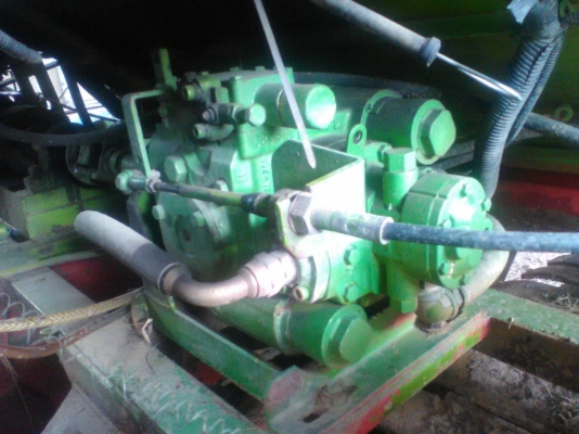 ขายรถเกี่ยวข้าวไทยเส็ง อุ้ม2.5ตัน เครื่องฮีโน่260เทอร์โบ ปั้มไดกิ้น23 ตัวเดิน12