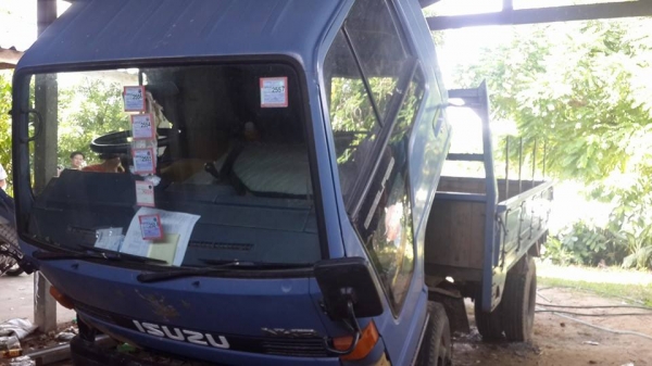 ขาย6ล้อสัน อีซูซุ NKR100ฝาดำ 4BC2 แชชซีสวยเครื่องดี ทะเบียนภาษีเต็ม กระบะ3.20เมตร พร้อมวิ่งงาน