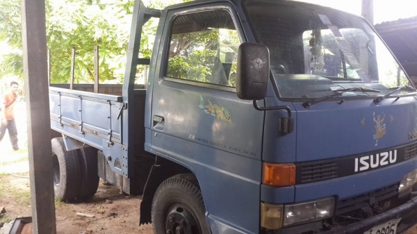 ขาย6ล้อสัน อีซูซุ NKR100ฝาดำ 4BC2 แชชซีสวยเครื่องดี ทะเบียนภาษีเต็ม กระบะ3.20เมตร พร้อมวิ่งงาน