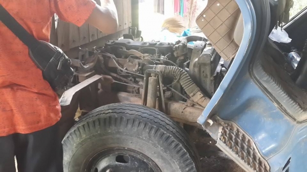 ขาย6ล้อสัน อีซูซุ NKR100ฝาดำ 4BC2 แชชซีสวยเครื่องดี ทะเบียนภาษีเต็ม กระบะ3.20เมตร พร้อมวิ่งงาน