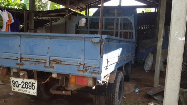 ขาย6ล้อสัน อีซูซุ NKR100ฝาดำ 4BC2 แชชซีสวยเครื่องดี ทะเบียนภาษีเต็ม กระบะ3.20เมตร พร้อมวิ่งงาน