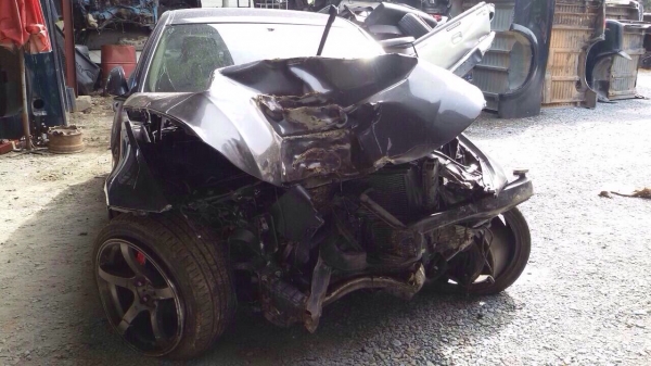 ซากBMW เเยกขายเป็นอะไหลทุกอย่างได้หมดมีหลายรุ่นเก๋งเเละกระบะ รับซื้อรถอุบัตเหตุทุกสภาพ