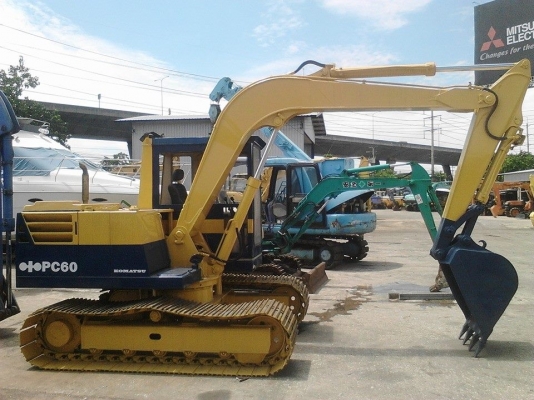 KOMATSU PC 60 - 3 สภาพพร้อมใช้