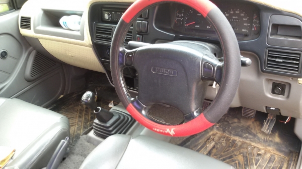 isuzu dargon puwer 2500c.c เครื่องดีแน่นๆ แคชซีสวยงามมาก  แอร์เย็นหนาว  ภายนอก ภายในสวยสะอาด น่านั่ง น่าขับ ขับดี วิ่งดี ช่วงล่างทำใหม่