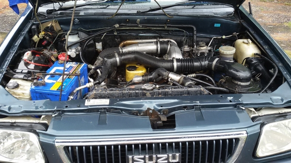 isuzu dargon puwer 2500c.c เครื่องดีแน่นๆ แคชซีสวยงามมาก  แอร์เย็นหนาว  ภายนอก ภายในสวยสะอาด น่านั่ง น่าขับ ขับดี วิ่งดี ช่วงล่างทำใหม่