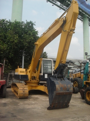 KOMATSU PC 200 - 5