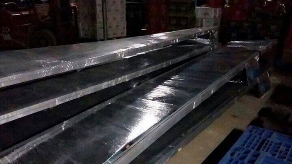 สายพาน3.80เมตรกว้าง60เซนรับของหนักได้ครับ