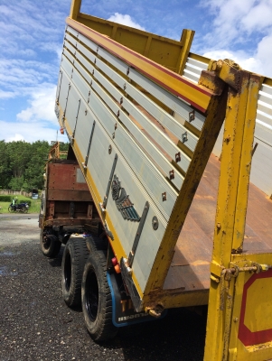 ขายสิบล้อดั้มสองเพลา กระบะมิเนียม ขายสิบล้อดั้มสองเพลา กระบะมิเนียม