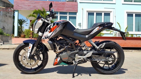 ปรับราคา Duke200 ตัว TOP มี ABS วิ่ง 3090 กิโล สวยกิก ขายถูก ต่อรองได้ครับ