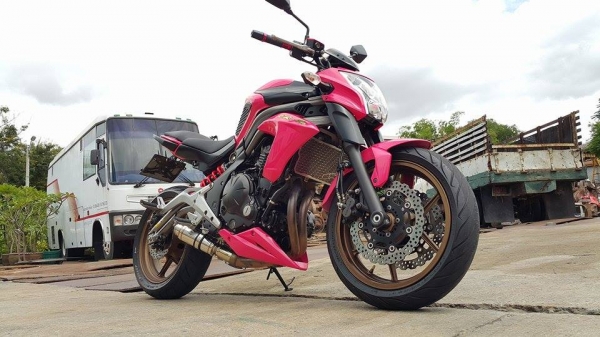 ER6N 2012 วิ่งน้อย สีสวยเนี้ยบ ไม่ล้ม ไม่ชน ไม่แปะ ขายถูกๆ ต่อรองได้ครับ