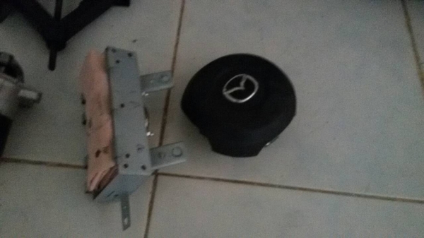 ขายเเอเเบคคู่มาสด้า2ขายถูกครับ