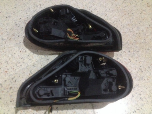 ไฟท้าย JAGUAR X TYPE ของเก่าญี่ปุ่นเเท้สภาพสวยใสๆคู่ละ