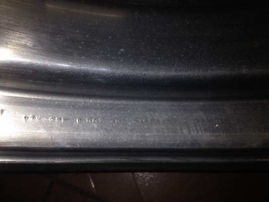 ล้อ อเมกาเเท้ MOONEYES 17หน้า7หลัง8 5รู108ใส่ VOLVOเก่ายุ่นสภาพสวยเดิมๆ