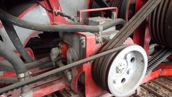 ขายรถเกี่ยวปี55ศักดิ์พัฒนา T-300 เครื่องjo7c 210แรงเทอร์โบว์ ปั๊มแห้งเครื่องดี สภาพใช้งานน้อยเกี่ยวนาปี