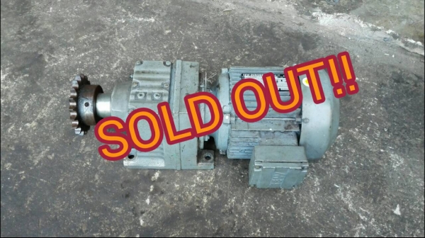 ==== SOLD ==== มอเตอร์เกียร์ SEW Eurodrive 1.5 HP. 380V. อัตราทด 1:21 สภาพใหม่คล้ายป้ายแดง วิ่งเงียบ!!
