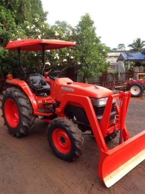แทรกเตอร์คูโบต้าL3408 สภาพดีพร้อมใช้งานมีผานดันหน้าและโรตารี่