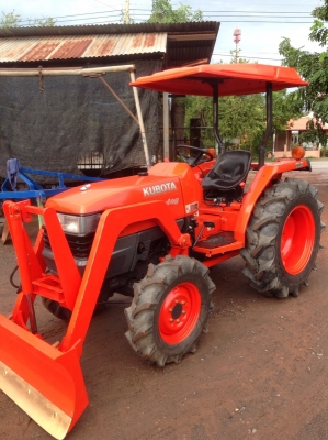 แทรกเตอร์คูโบต้าL3408 สภาพดีพร้อมใช้งานมีผานดันหน้าและโรตารี่