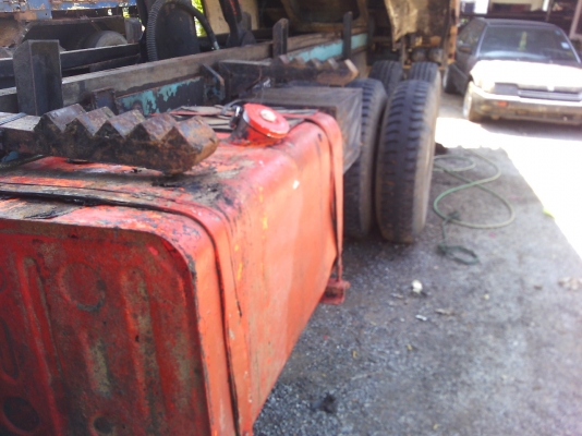 ขาย10ล้อไอ้หลงดั้ม2เพลาเครือง6D17 220 แรง 480000บาท