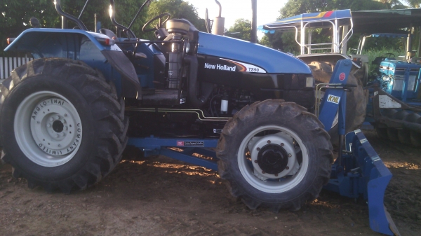 ขายรถไถFORD  NEWHOLLAND  รุ่นTS90  กรองใหญ่ปี04
