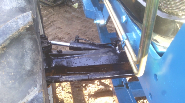 ขายรถไถFORD  NEWHOLLAND  รุ่นTS90  กรองใหญ่ปี04