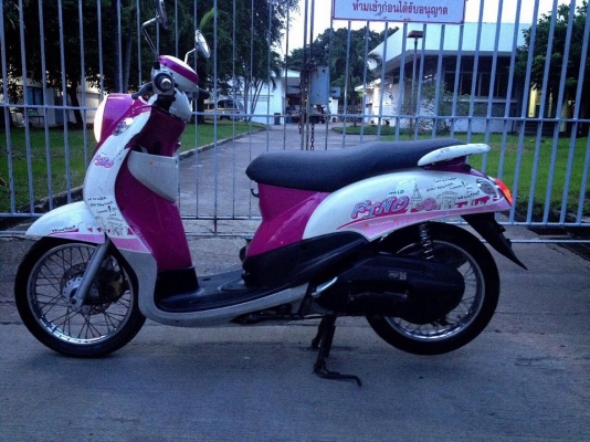 Fino  สีขาว ชมพู่ รถบ้านเดิมเดิม 11900 สภาพพร้อมใช้งาน