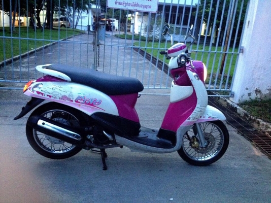 Fino  สีขาว ชมพู่ รถบ้านเดิมเดิม 11900 สภาพพร้อมใช้งาน